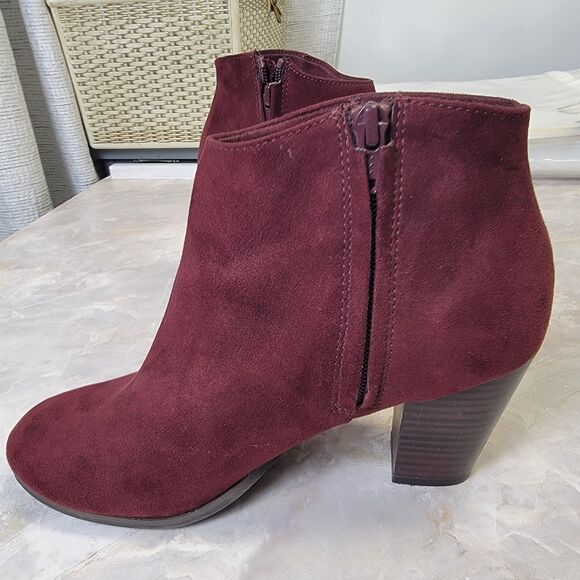 Old Navy Women's Size 8 Oxblood/Burgundy Block Heeled Ankle Boot - Picture 7 of 16